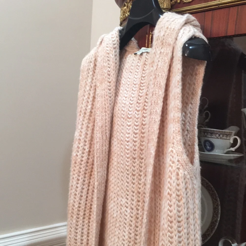 Cocogio Made in Italy Hooded Wool Blend long sleeveless cardigan sz.M